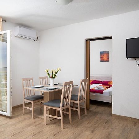 Apartmani Mirna Luka Pomer Esterno foto