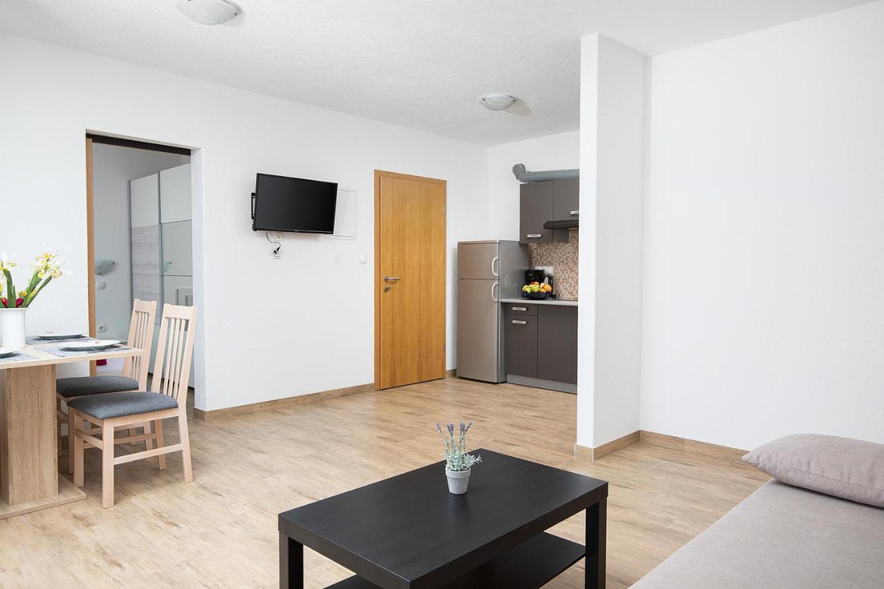 Apartmani Mirna Luka Pomer Esterno foto