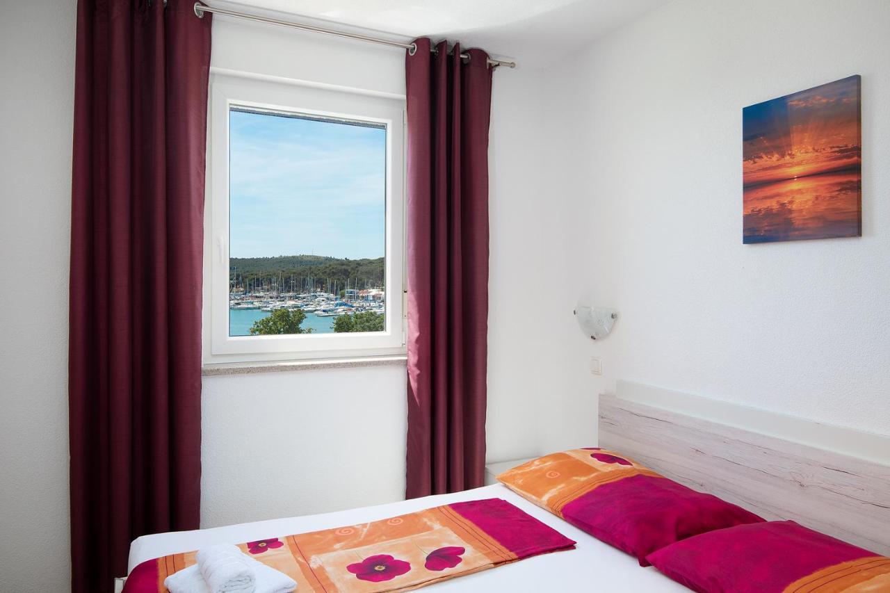 Apartmani Mirna Luka Pomer Esterno foto