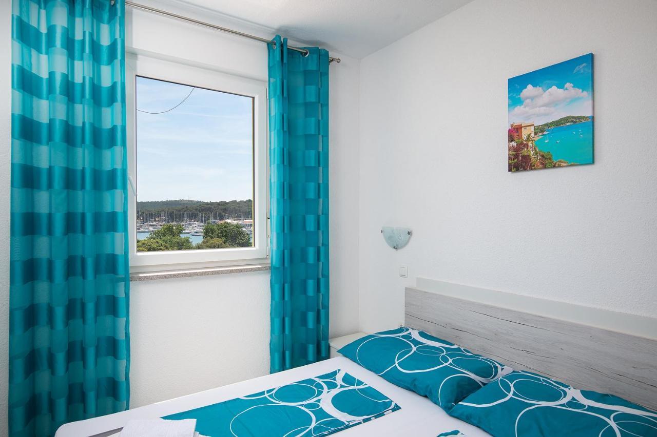 Apartmani Mirna Luka Pomer Esterno foto