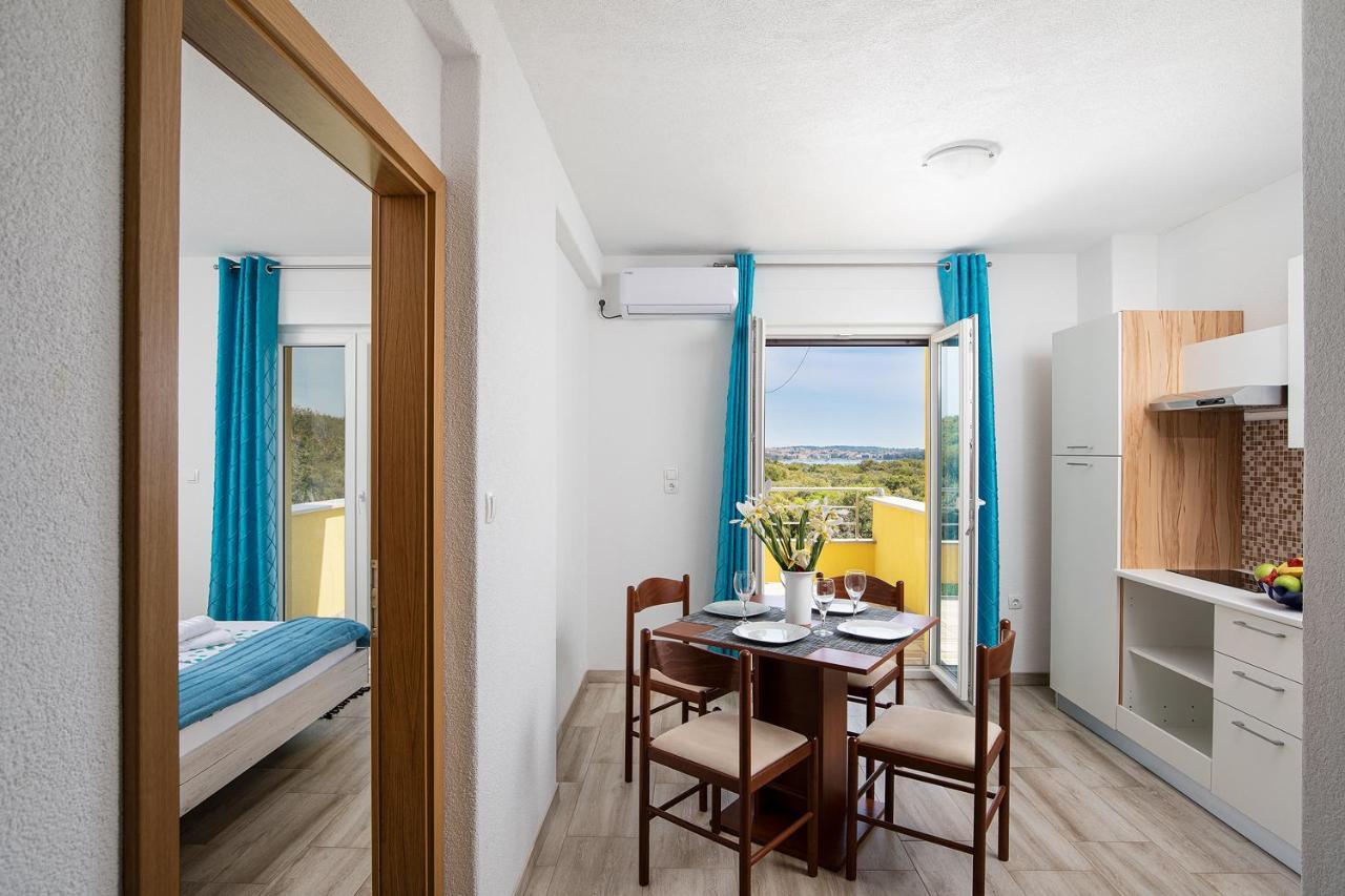 Apartmani Mirna Luka Pomer Esterno foto