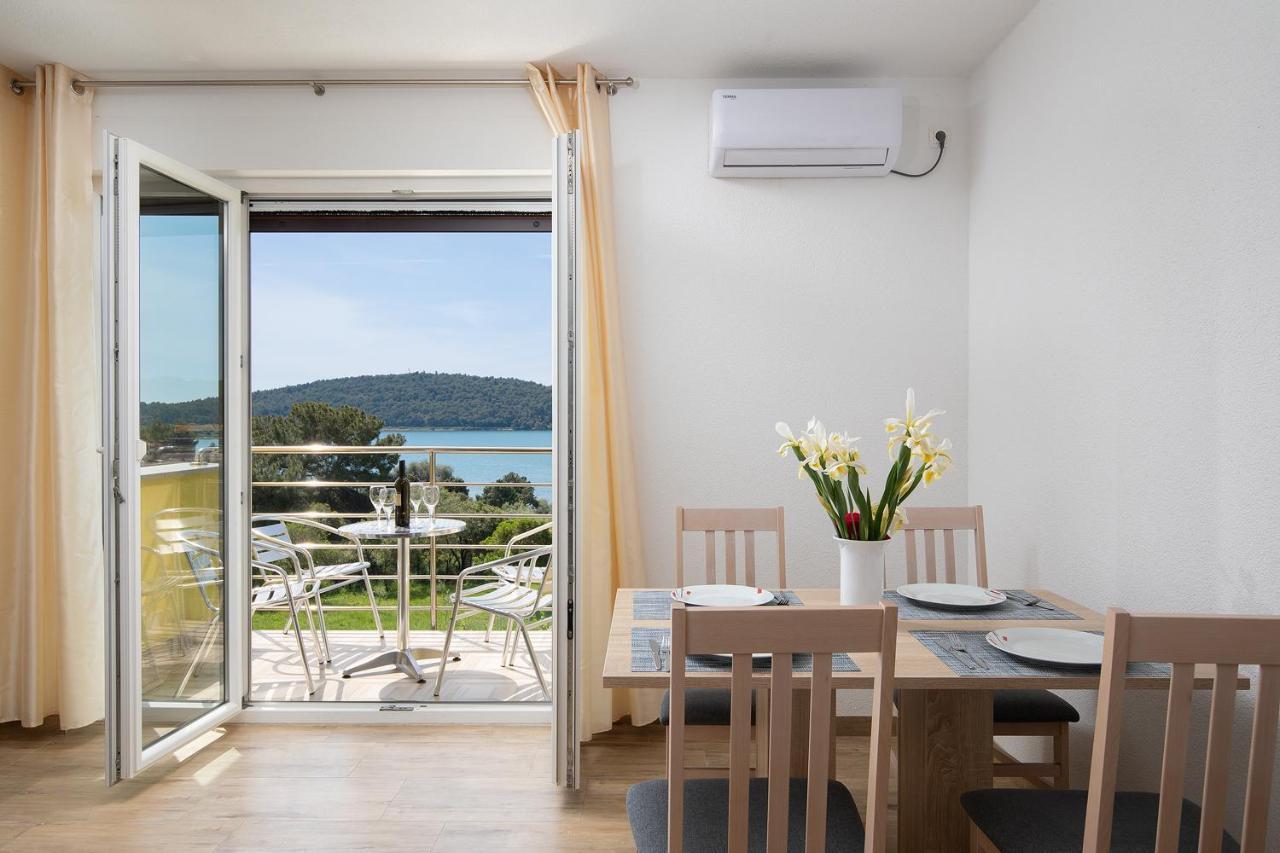 Apartmani Mirna Luka Pomer Esterno foto