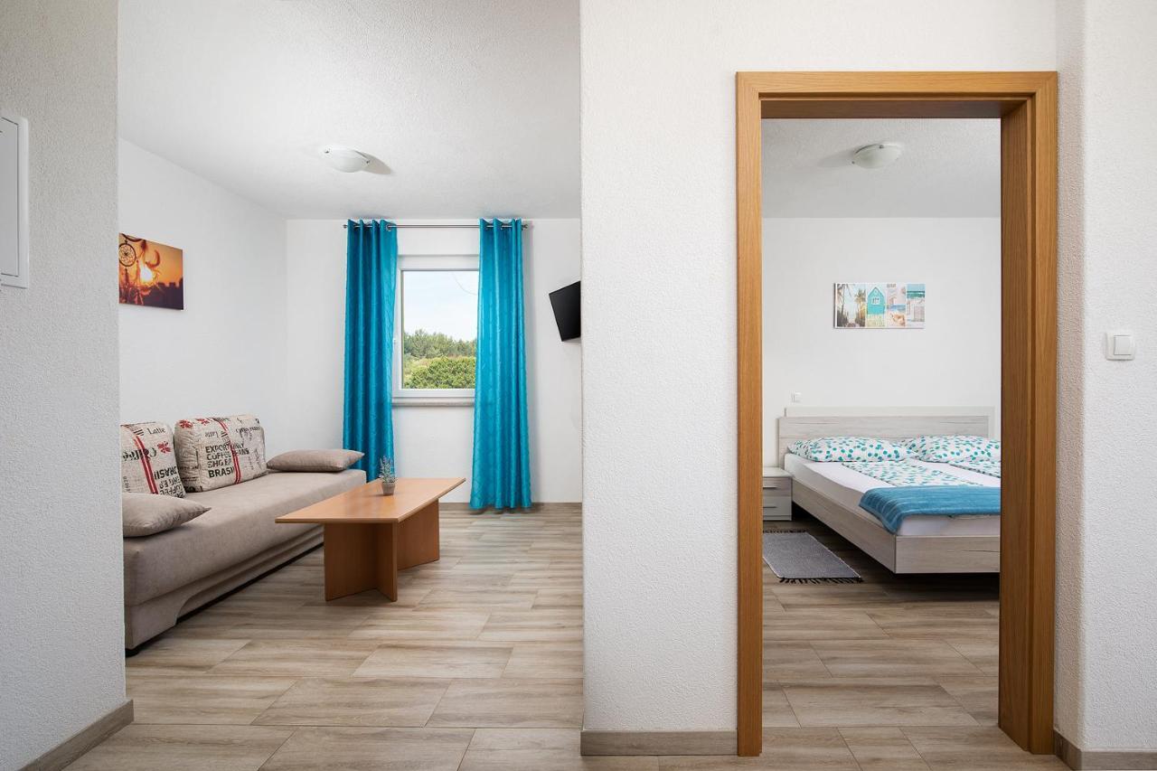 Apartmani Mirna Luka Pomer Esterno foto