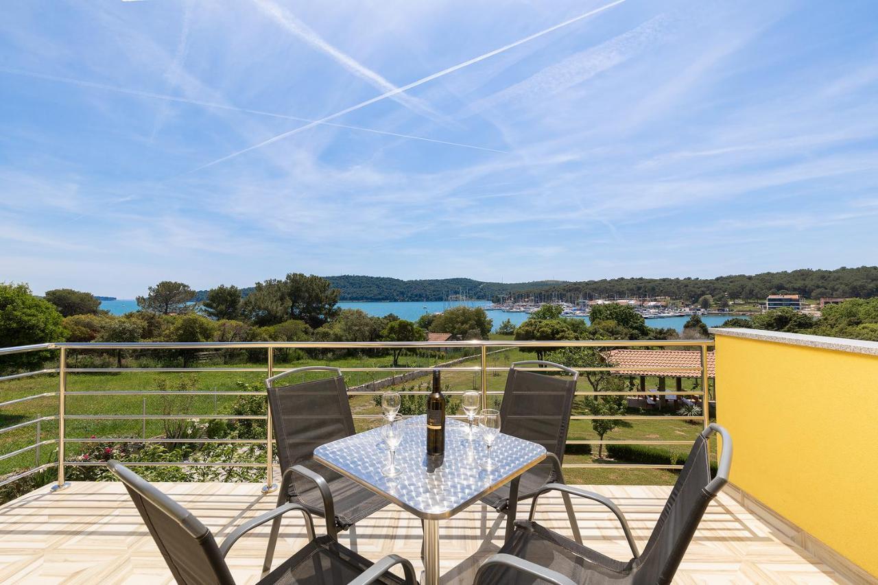Apartmani Mirna Luka Pomer Esterno foto