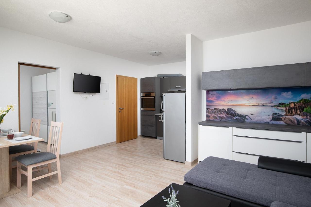 Apartmani Mirna Luka Pomer Esterno foto