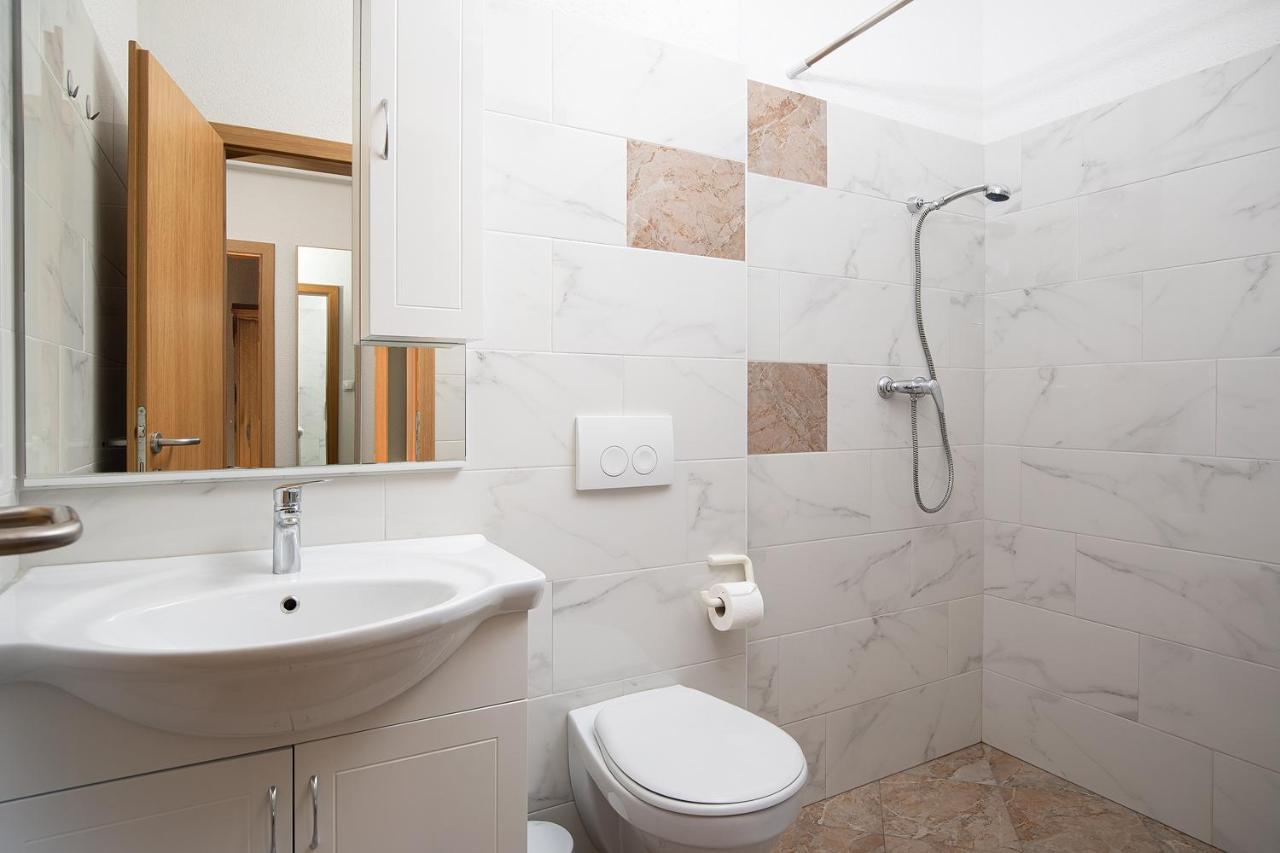Apartmani Mirna Luka Pomer Esterno foto